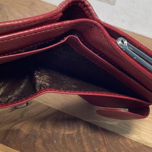 Temanli Red Croc Emboss Leather Silver Hardwear Multi Card Holder Bi-Fold Wallet - Picture 15 of 16